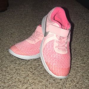 Nike girls shoes